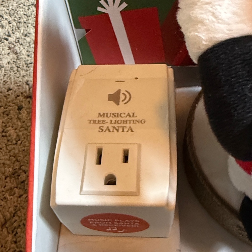 Hallmark Musical Tree-Lighting Santa NEW - Picture 3 of 10